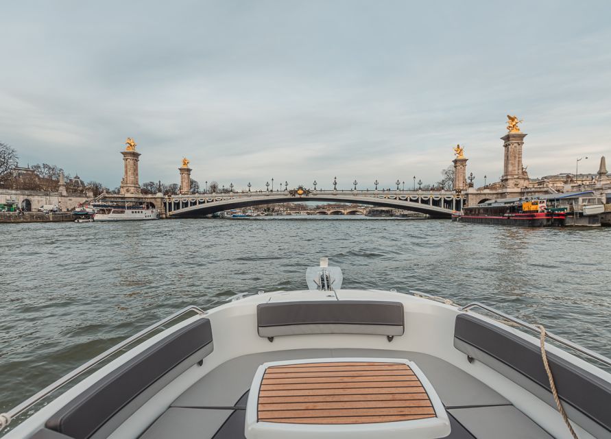 Paris: Private Seine River Cruise - Why a private Seine cruise beats the big sightseeing shuffle