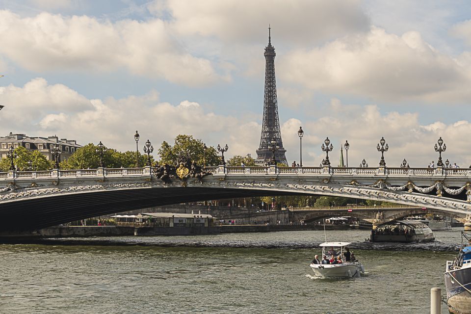 Paris: Private Seine River Cruise - The water-level highlights: Louvre, Eiffel Tower, and Musée d’Orsay views