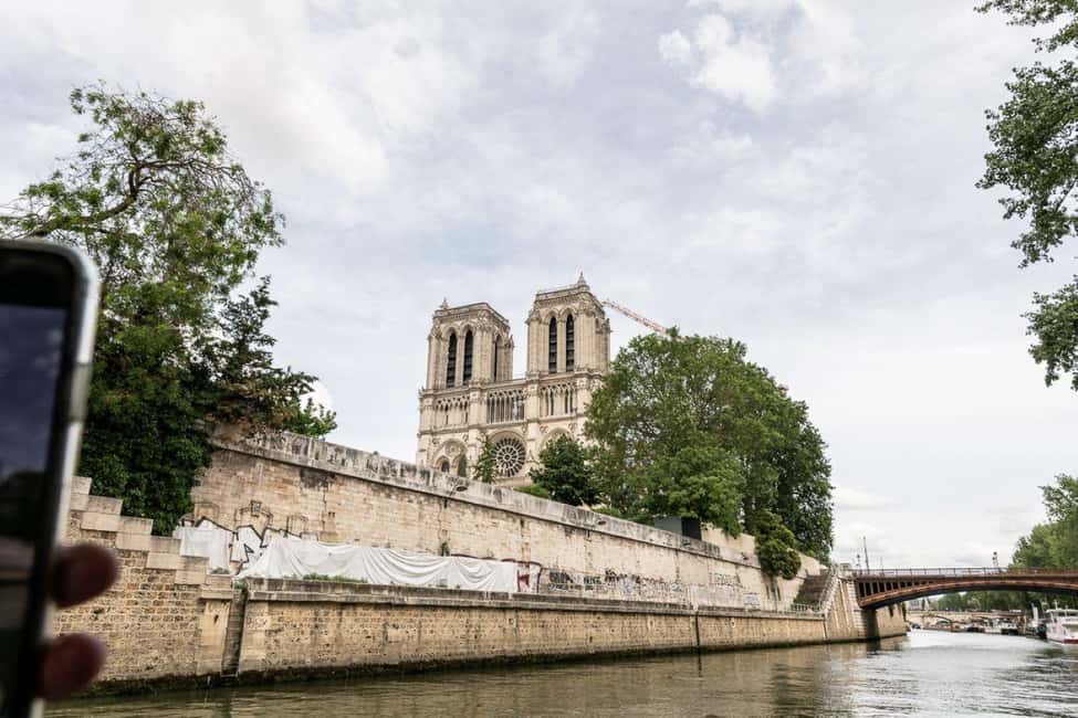 Paris: Private Seine River Cruise - How the guide and captain change the whole experience (Martin and Natasha)