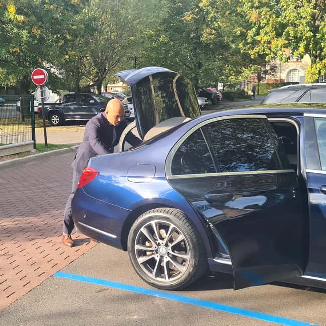 Paris: Private Tour by Chauffer-Driven Car - Pickup, Meet-Up, and How You Avoid the Usual Paris Morning Chaos