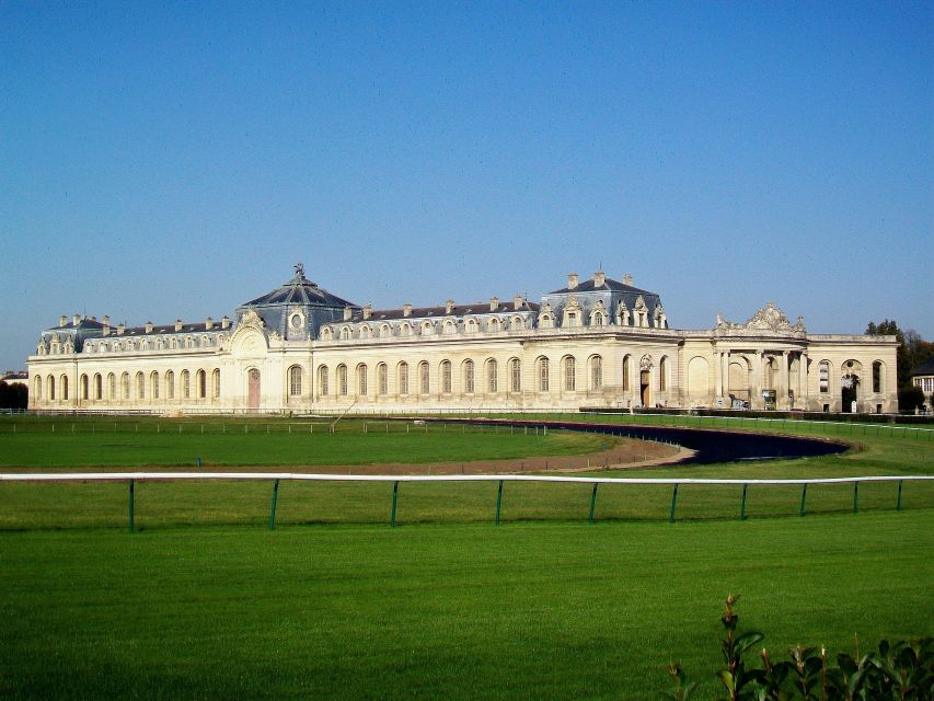 Paris: Private Tour of Domaine de Chantilly Ticket&Transfer - Château de Chantilly: Art, Princes, and the Galerie des Batailles