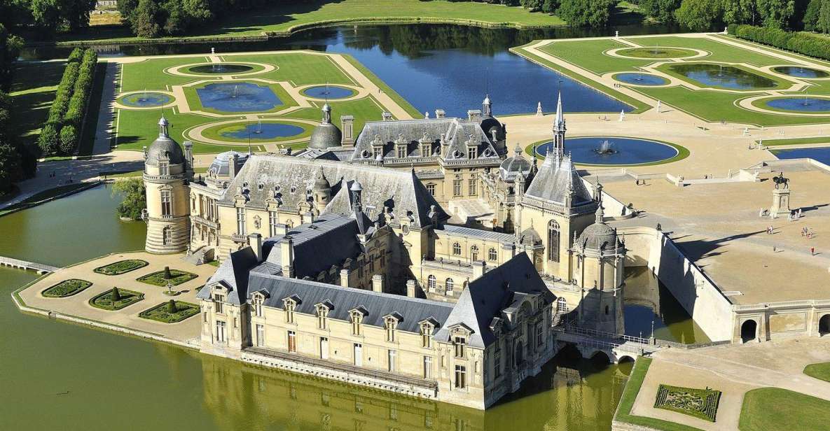 Paris: Private transfer Château Chantilly van 7 places 5H - Chantilly city center time: what you can do with it