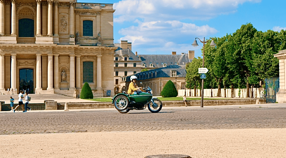 Paris: Private Vintage Sidecar Tour with Hotel Pickup - Landmark by landmark: your photo stops for Paris’s greatest hits