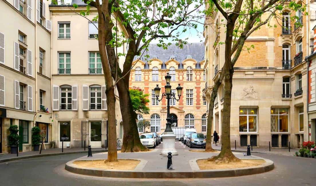 Paris - Private walking Food tour Latin Quarter-St Germain - Stop 4: Saint-Germain-des-Prés walk with café culture energy