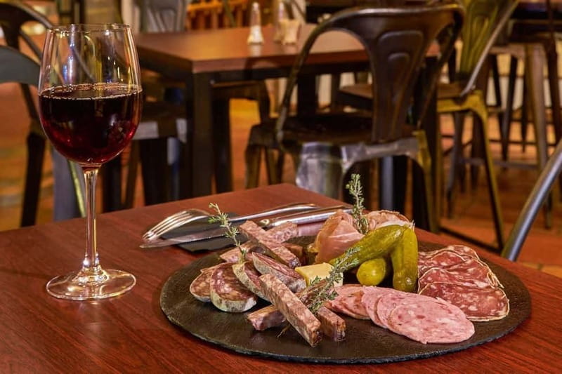 Paris - Private walking Food tour Le Marais - Cheese plus delicatessen and cold cuts: tasting the Marais variety
