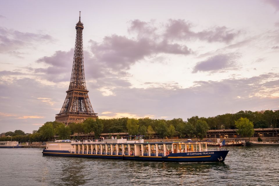 Paris: Romantic Cruise with 3-course Dinner on Seine River - Dinner on the water: what the 3-course meal is really like