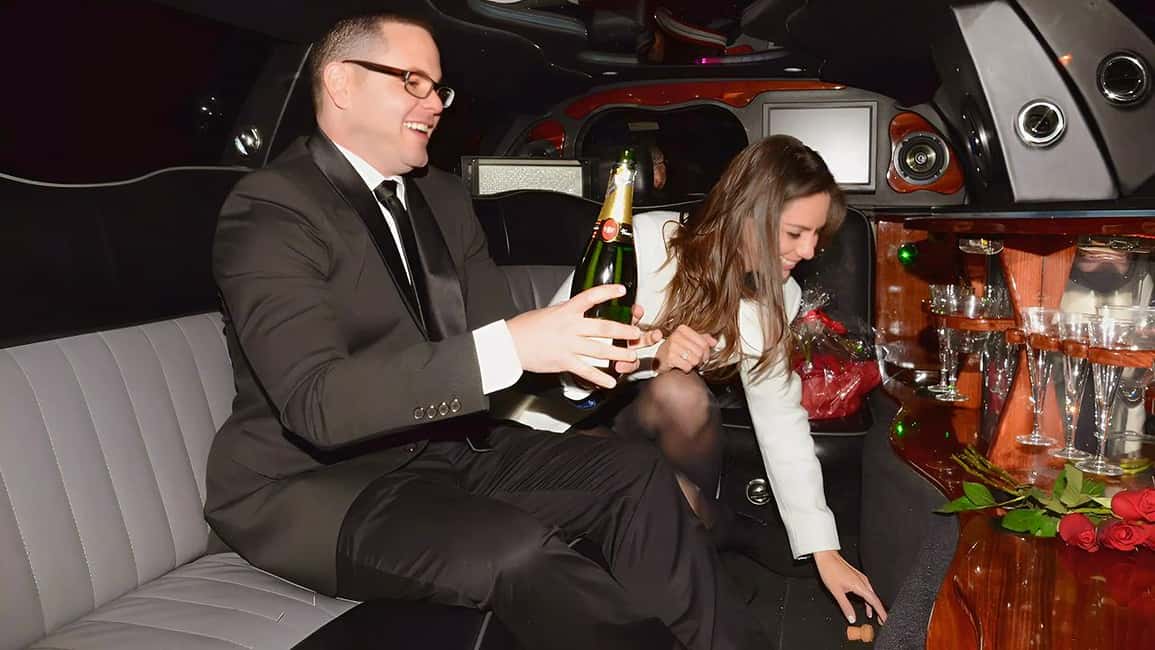 Paris: Romantic Limousine Tour - Choosing the Right Pickup Time for the Eiffel Sparkle Moment