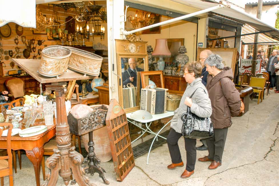 Paris: Saint Ouen Flea Market Guided Tour - First stop: La Recyclerie near Porte de Clignancourt