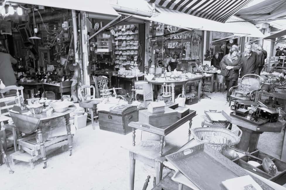 Paris: Saint Ouen Flea Market Guided Tour - Best for you if you want Paris vintage with a plan