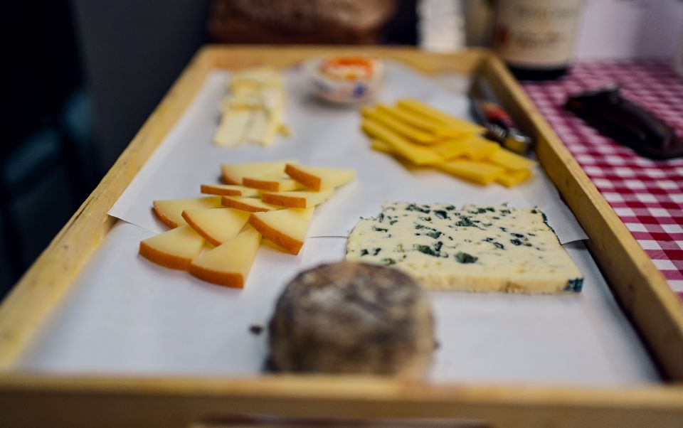 Paris: Secret Food of Le Marais Walking and Tasting Tour - Picking Up French Bread at a Local Bakery