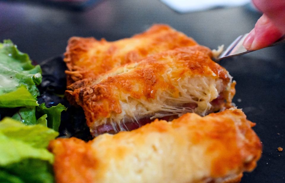 Paris: Secret Food of Le Marais Walking and Tasting Tour - The Croissant and Viennoiserie Stop: More Than a First Bite