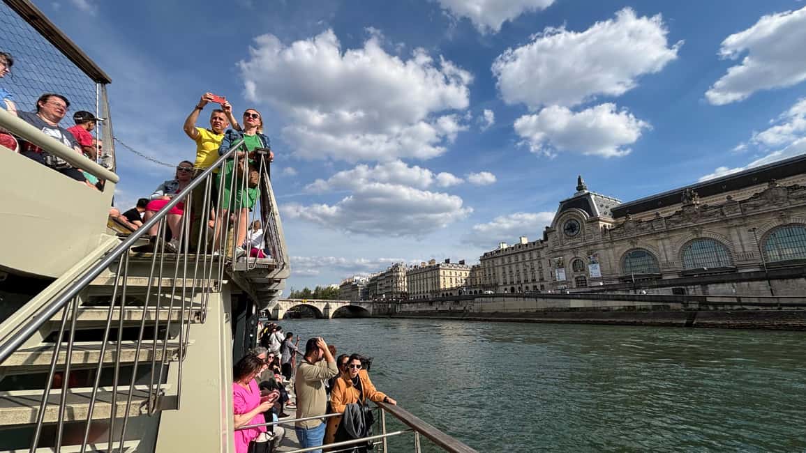 Paris: Seine River Cruise and 3-course Bistro Lunch - Timing options: lunch first or cruise first