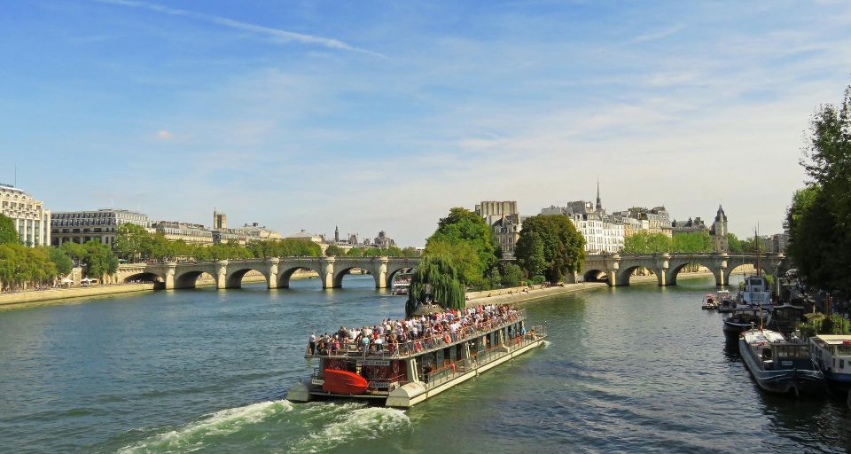 Paris: Seine River Walking Tour with Optional Musée d'Orsay - Getting your bearings at Pont Neuf and Henri IV