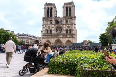 Paris Semi Private Walking Tour: Louvre, Eiffel Tower & Boat - Meeting at Abbesses: start on time and wear your walking shoes