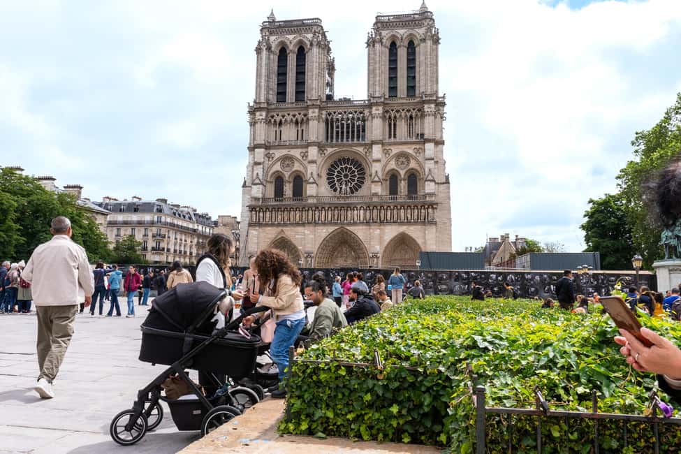 Paris Semi Private Walking Tour: Louvre, Eiffel Tower & Boat - Meeting at Abbesses: start on time and wear your walking shoes