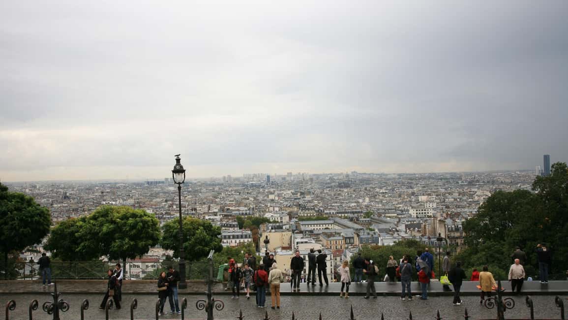 Paris: Small Group Moulin Rouge & Sacré Cœur Montmartre Tour - Bateau Lavoir, Maison Rose, and the classic Montmartre image trail