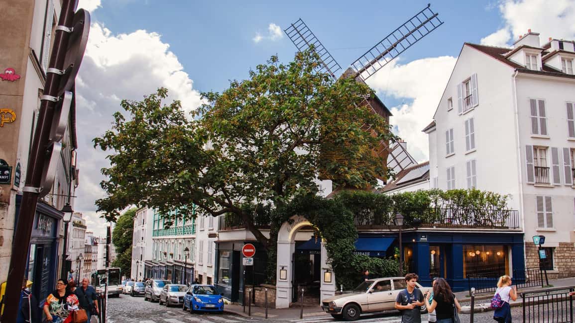 Paris: Small Group Moulin Rouge & Sacré Cœur Montmartre Tour - Montmartre’s last vineyard: small, strange, and memorable