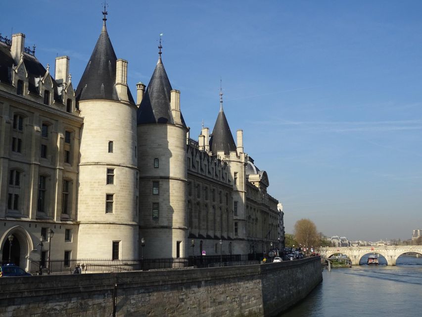 Paris: Ste-Chapelle, Conciergerie, Notre Dame Private Tour - Logistics that actually matter: meeting point, time, and what to bring