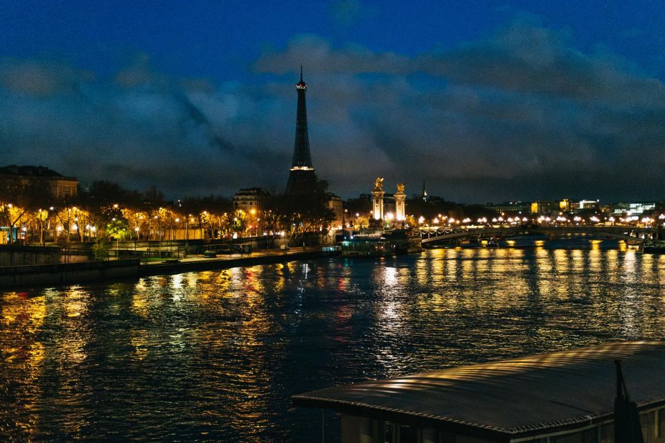 Paris: Sunrise Running and Sightseeing Group Tour - Starting at Saint-Michel Square: The Easiest Way to Begin
