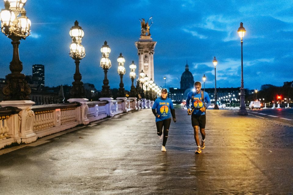 Paris: Sunrise Running and Sightseeing Group Tour - Sainte-Chapelle and Pont Neuf: Gothic Views by Sunrise Light
