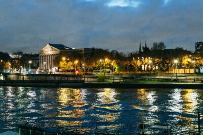 Paris: Sunrise Running and Sightseeing Group Tour - The First Photo Moments: Notre-Dame, Palais de Justice, and Conciergerie