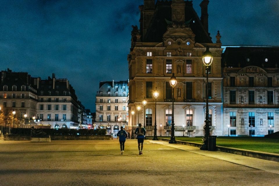 Paris: Sunrise Running and Sightseeing Group Tour - Pont des Arts and the Louvre Area: Clean Photos, Quick Context