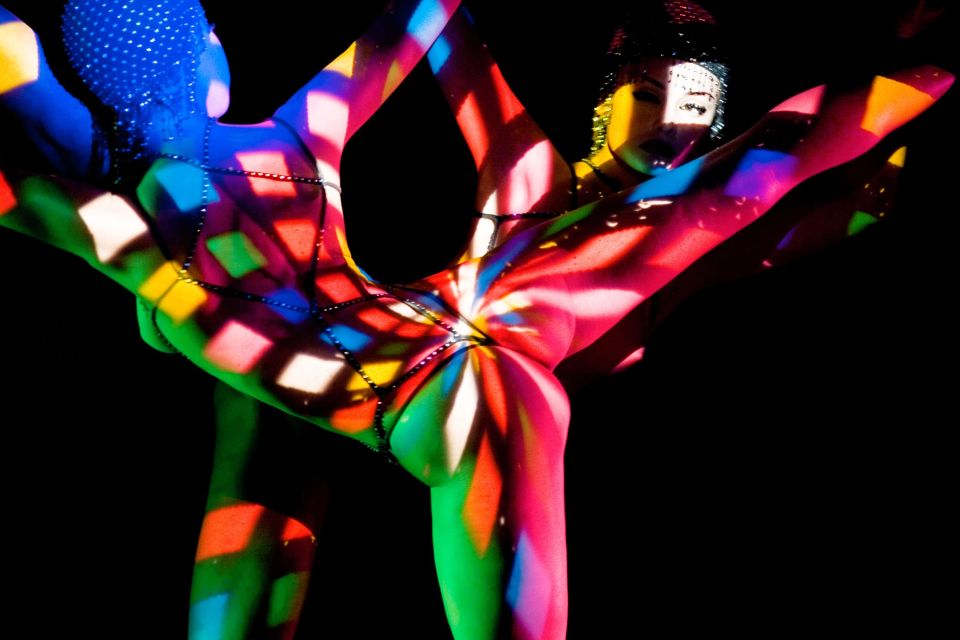 Paris: The Crazy Experience, a VIP tour of the Cabaret - Behind the scenes at Crazy Horse: alcoves, lounges, and the backstage view