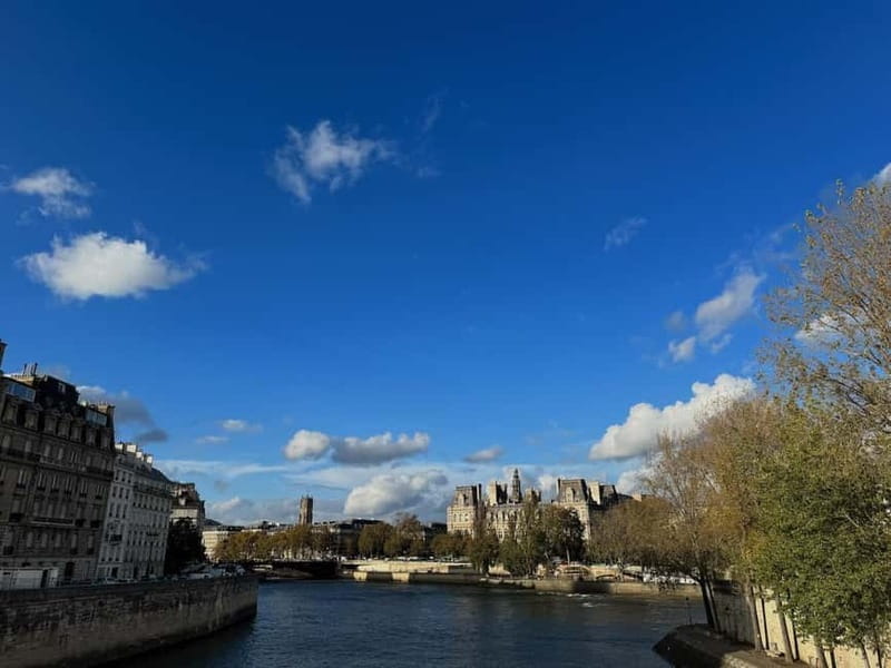 Paris: The vibrant city center and Le Marais - Key Things You’ll Notice on This Walk
