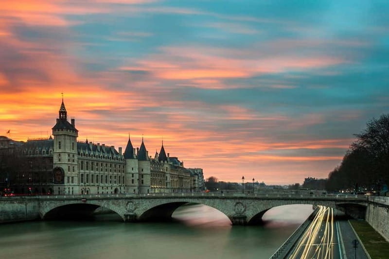 Paris: The vibrant city center and Le Marais - Quiet Oasis Moments: Secret Parks and Slower Streets