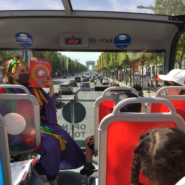 Paris: Tootbus Kids Bus Tour Experience - French Live Guide + App Audio: How to Keep Everyone Listening