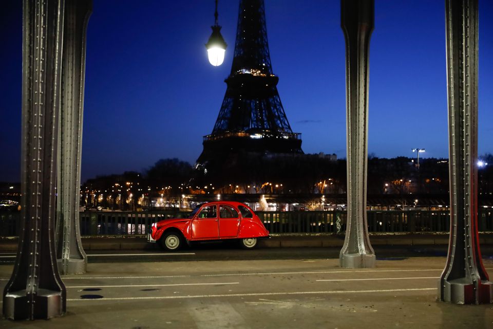 Paris :Tour 2CV Paris Secret - A vintage 2CV makes Paris feel smaller and closer