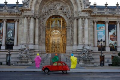 Paris :Tour 2CV Paris Secret - Montmartre starts with the village vibe (and ends with citywide views)