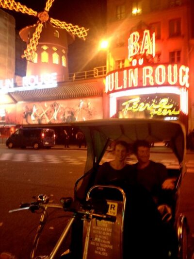 Paris Tuk-Tuk: 2, 4 or 6H First Highlights & Parisian Areas - Choosing Between 2, 4, or 6 Hours: What You’ll Cover
