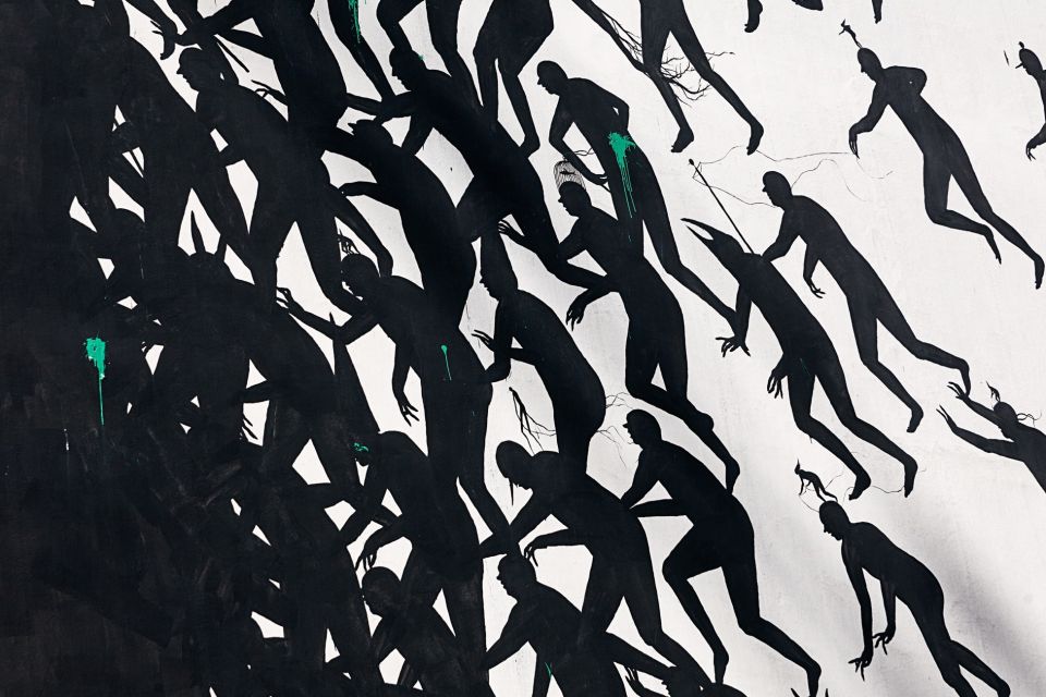Paris: Urban Art Murals Walking Tour with an Expert - Tall mural viewing: reading scale like a pro