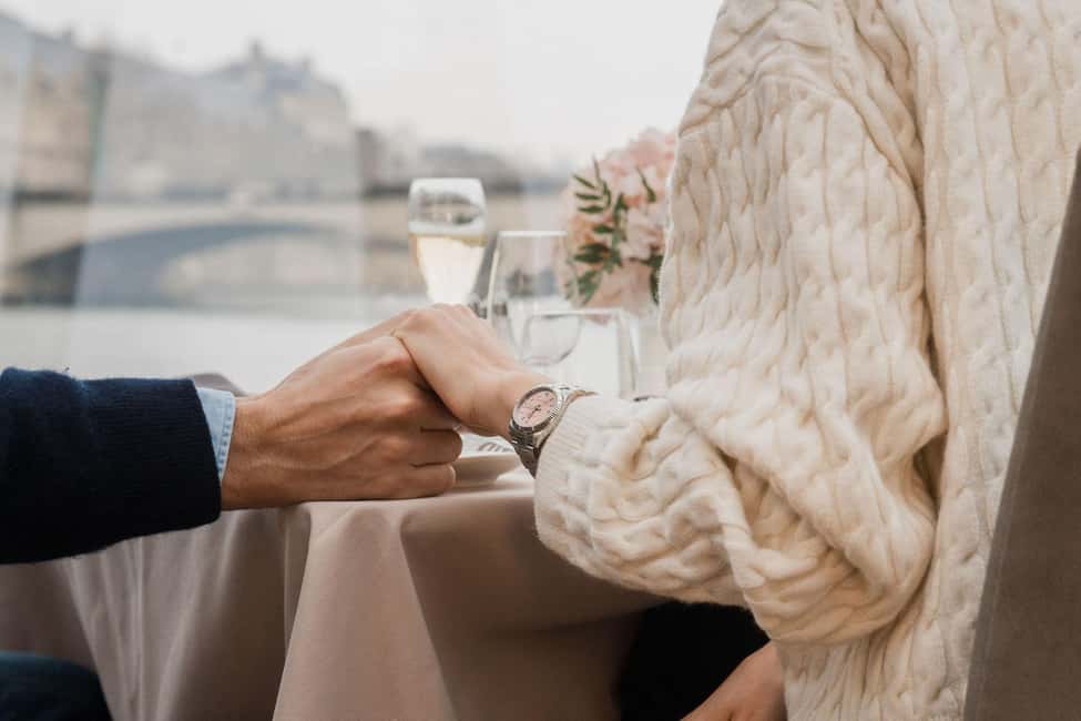 Paris : Valentine's Day Diner Cruise on the Seine river - Price and Value: What $271 Buys You on This Date Night