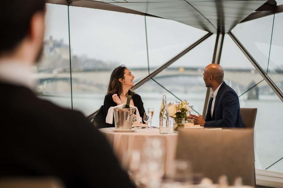 Paris : Valentine's Day Diner Cruise on the Seine river - Who Should Book This Cruise (and Who Might Skip)