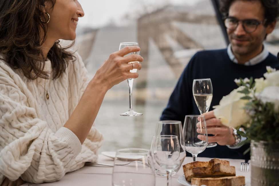 Paris : Valentine's Day Diner Cruise on the Seine river - Gliding Past Paris Landmarks: What You’ll See From the Seine