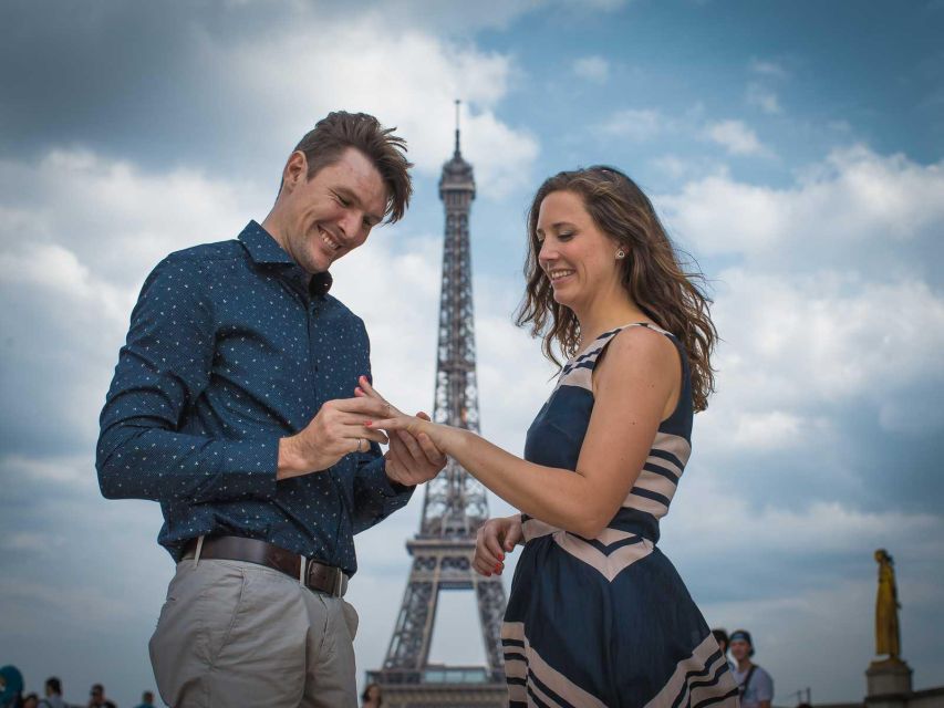 Parisian Proposal Perfection. Photography/Reels & Planning - Best time of day: fewer crowds, better focus, calmer nerves