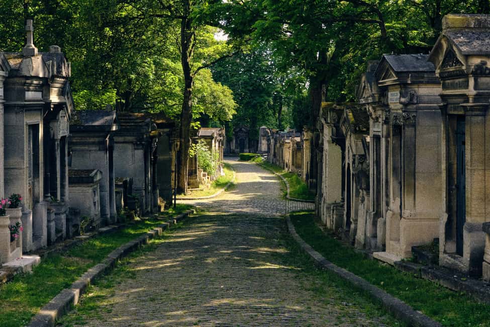 Père Lachaise Cemetery Tour, Tales from the Graves & Crepes - The famous-grave circuit: Morrison to Wilde to Piaf to Chopin
