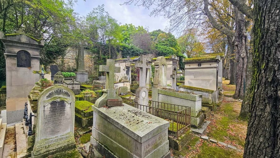 Père Lachaise Cemetery Tour, Tales from the Graves & Crepes - Pacing and timing: what the 3 hours actually feels like