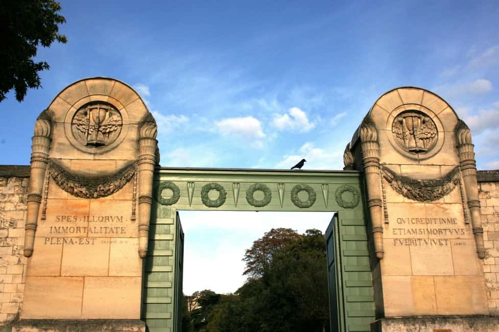 Père Lachaise Cemetery Tour, Tales from the Graves & Crepes - Who should book, and who should skip this one