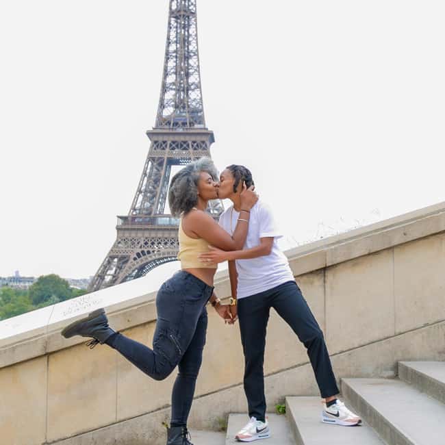 Photo session for couples with flowers around Eiffel tower - Quick Take: Should You Book This Eiffel Tower Couple Photo Session?