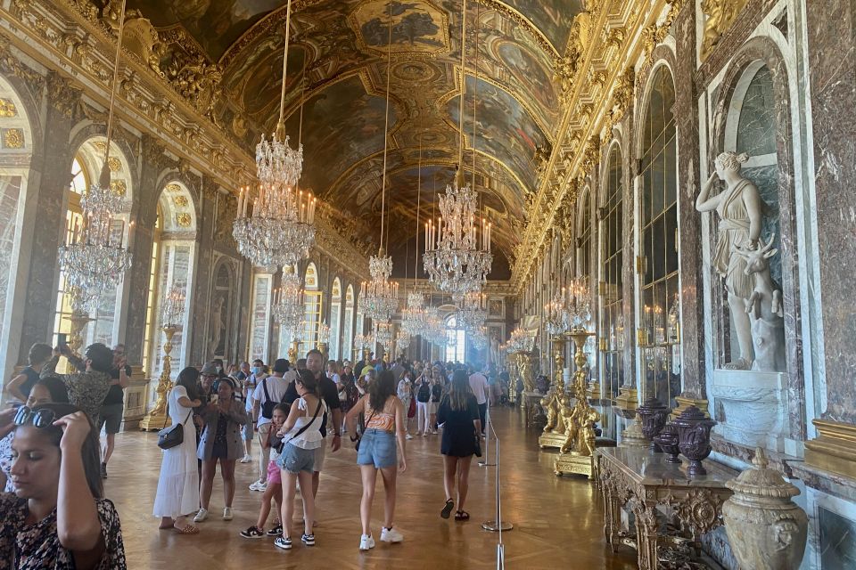 Private Fontainebleau, Versailles, Trianon from Paris - Fontainebleau + Versailles in one private day: a smart pairing