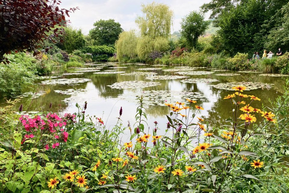 Private Giverny Monet’s House & Gardens Trip from Paris - Arriving at Monet’s House: what you’re really there to see