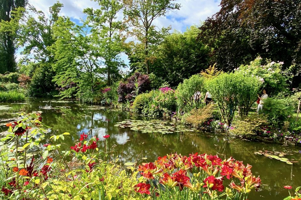 Private Giverny Monet’s House & Gardens Trip from Paris - Lunch in Giverny: plan for choices, not included meals