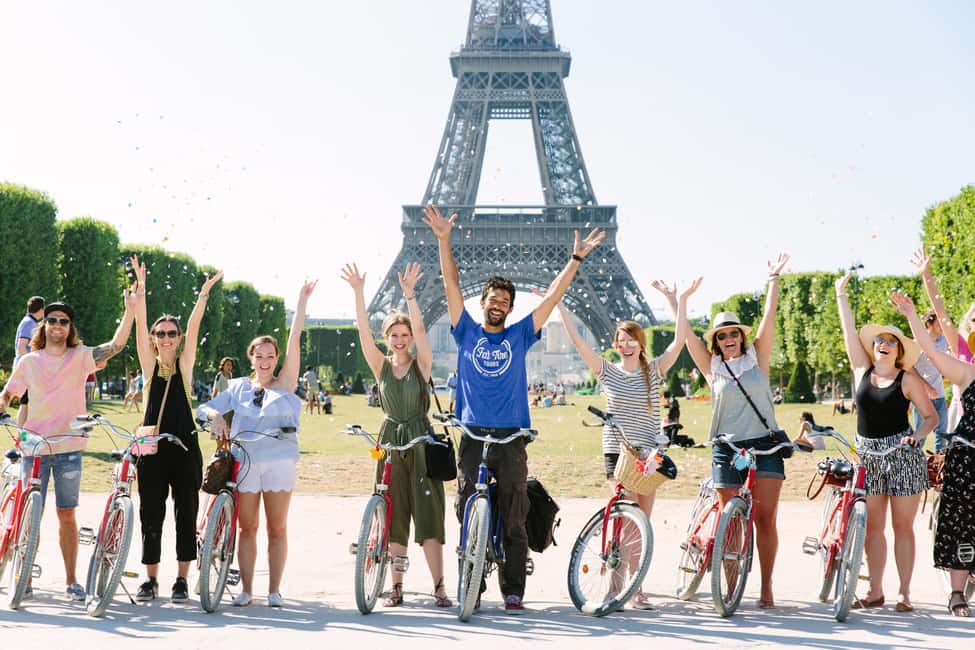 Private Highlights of Paris Bike Tour - Tuileries Gardens to the Louvre Area: Walking Light, Seeing Big