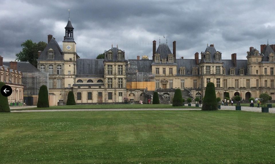 Private tour: Chateaux de Vaux le Vicomte & Fontainebleau - Two castles, one private day that starts and ends in Paris