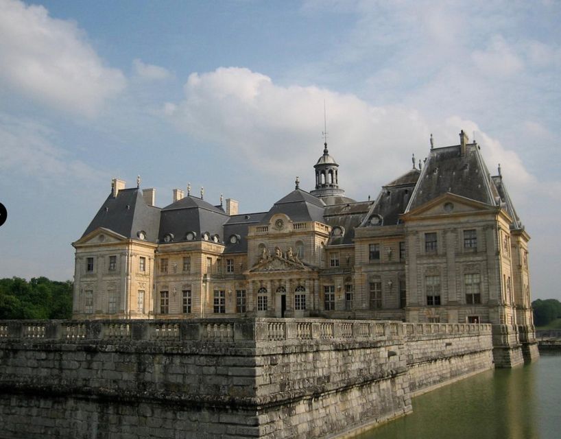 Private tour: Chateaux de Vaux le Vicomte & Fontainebleau - Fontainebleau: royal rooms and Napoleon’s Throne