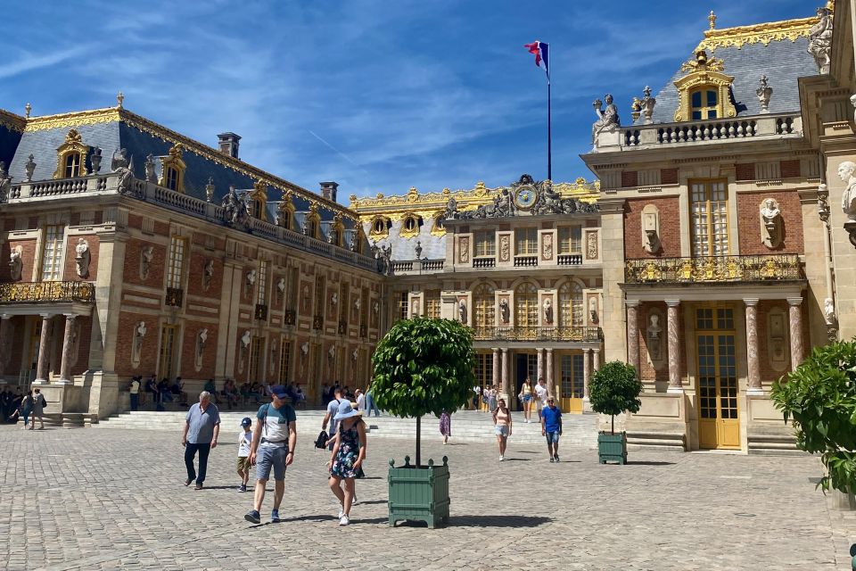 Private Versailles, Gardens, Trianon from Paris by Mercedes - The guides and what to listen for