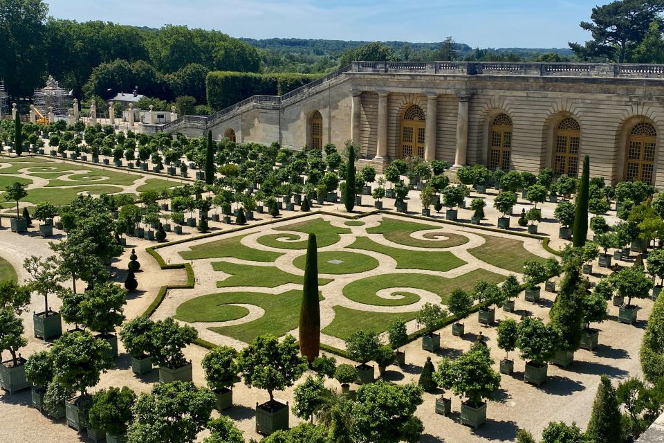 Private Versailles, Gardens, Trianon from Paris by Mercedes - Versailles Gardens and summer Musical Fountains: where to slow down